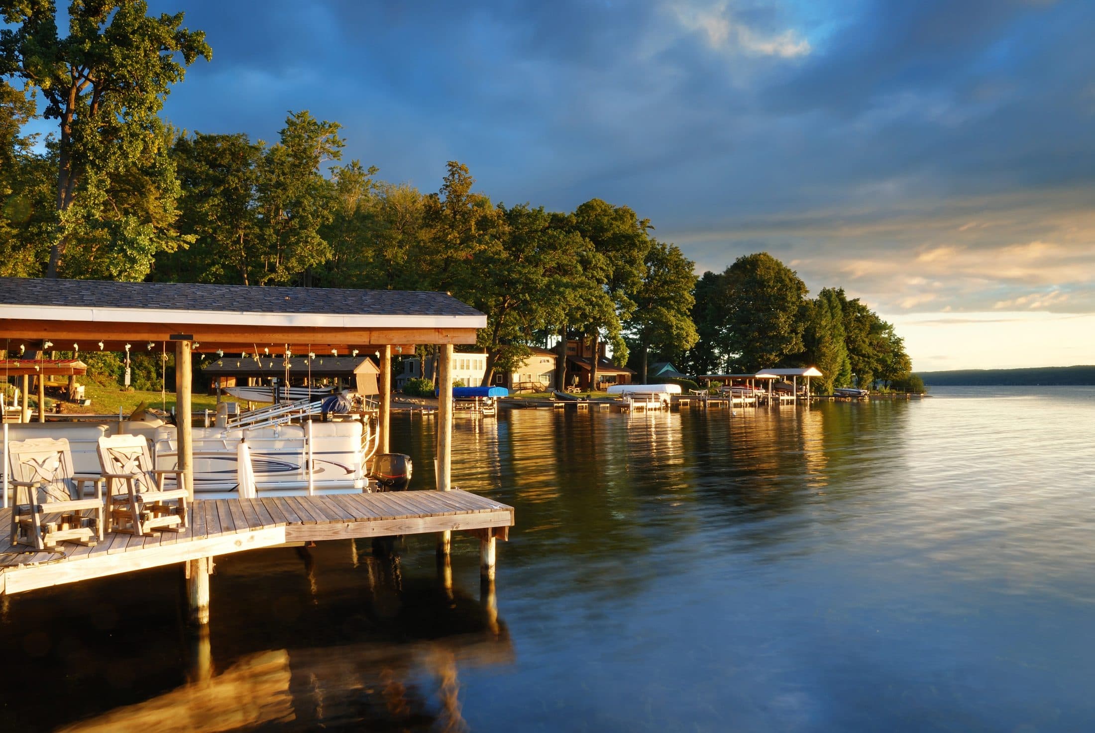Lakefront homes and docks along the Lanier corridor